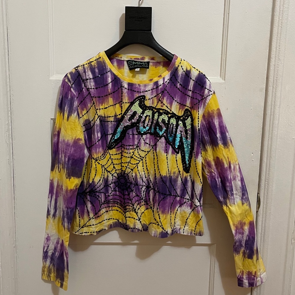 Amazing Emma Mulholland ‘Poison’ Sequin Crop Tee